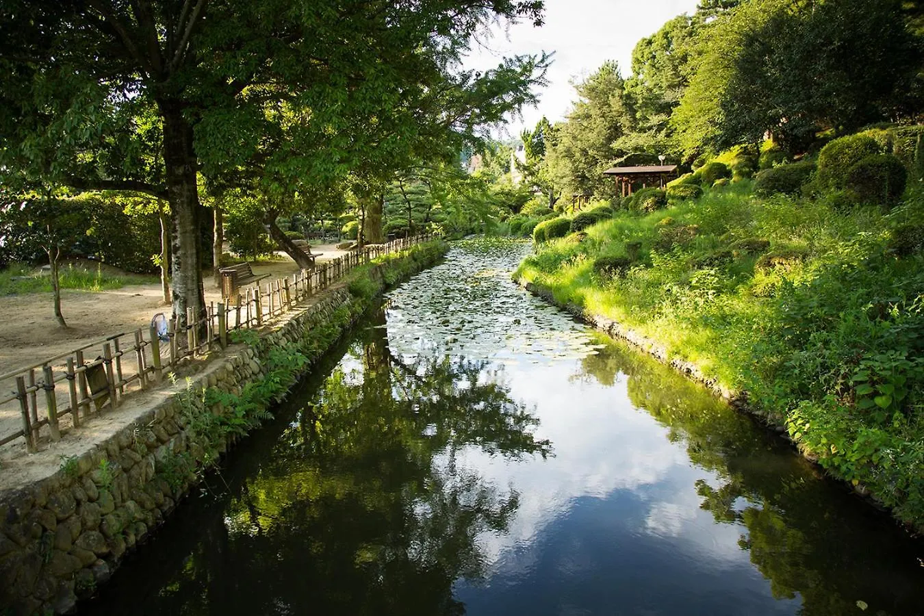 Guest House Dougoyado Kita Matsuyama  Japan